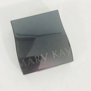 Mary Kay compact